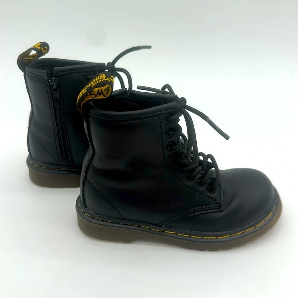 Dr. Martens 1460 8-Eye Boot - Toddler Size 6 - Black Size Zip EUC